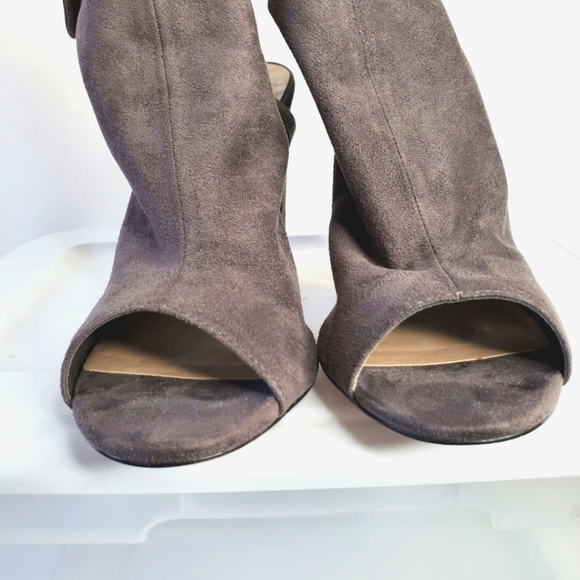 Aldo Suede Peep Toe Bootie Size 11 Gray Open Back Ankle Wrap Chunky Heel Shoe - Picture 7 of 15